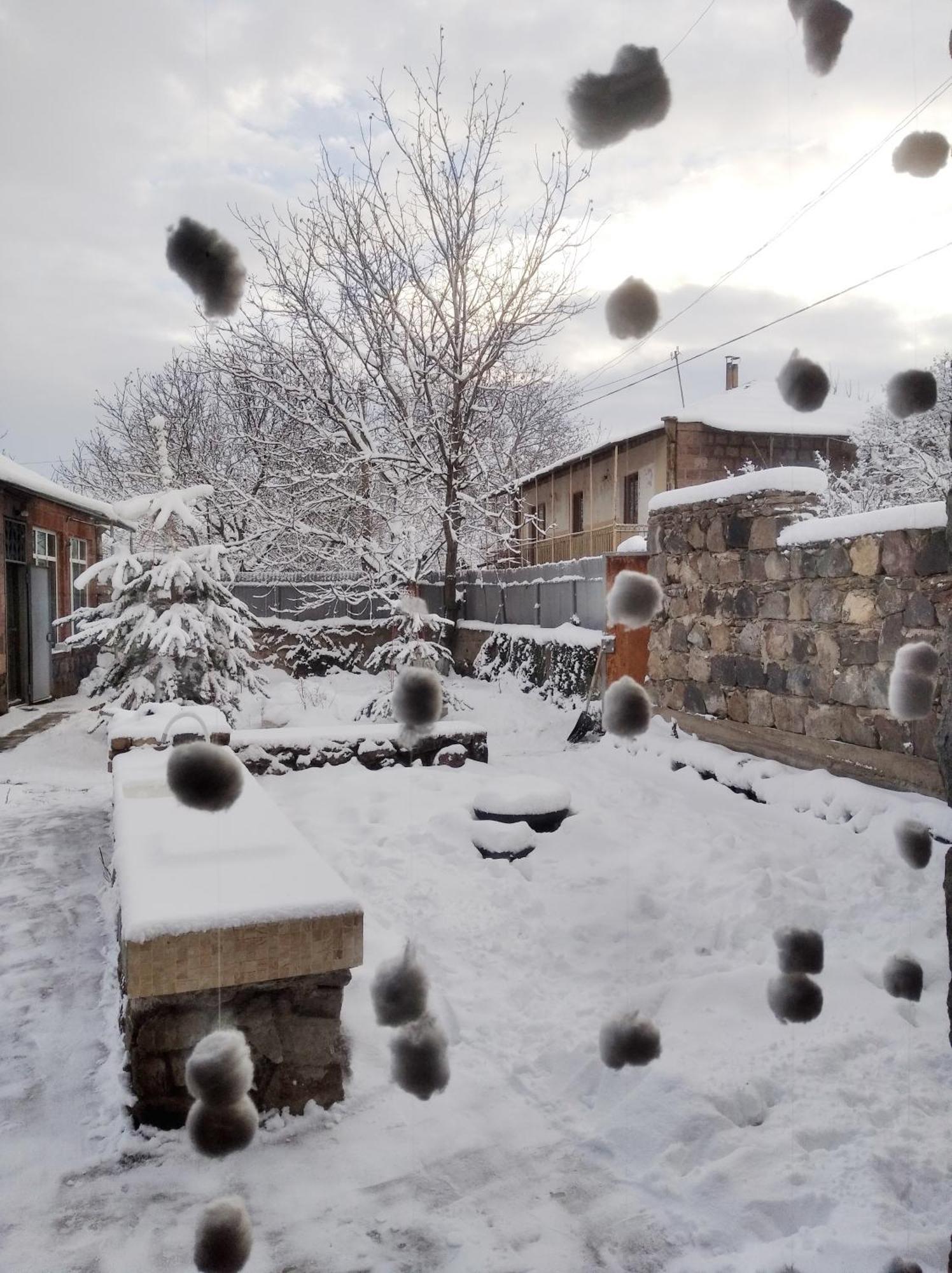 Zove Rural Cottage With Garden Views K'arashamb Exterior foto