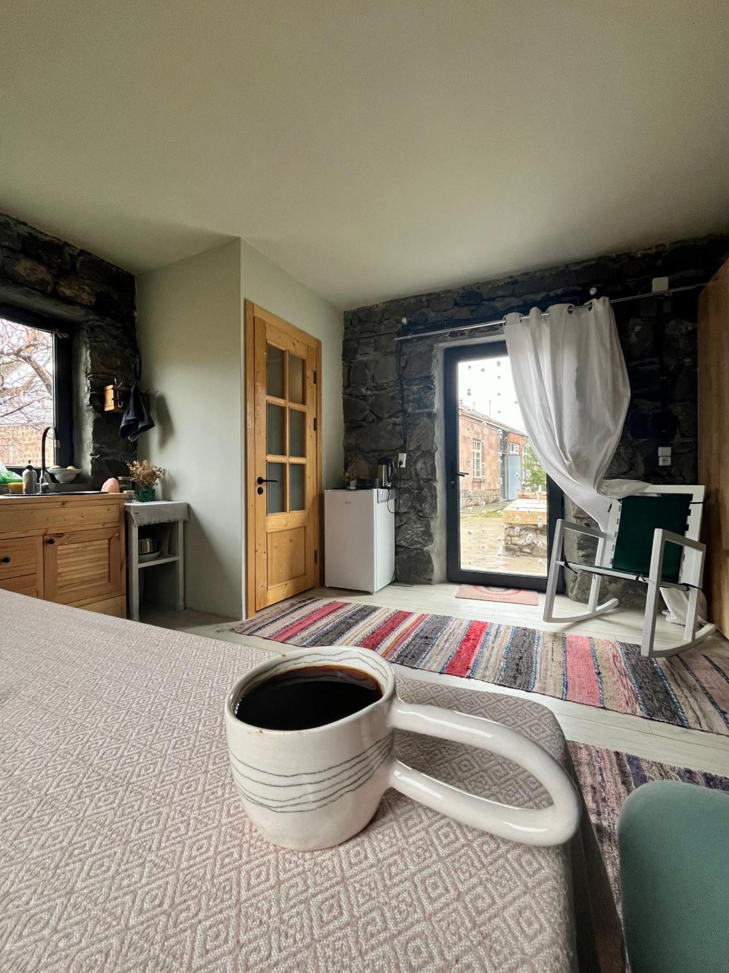 Zove Rural Cottage With Garden Views K'arashamb Exterior foto