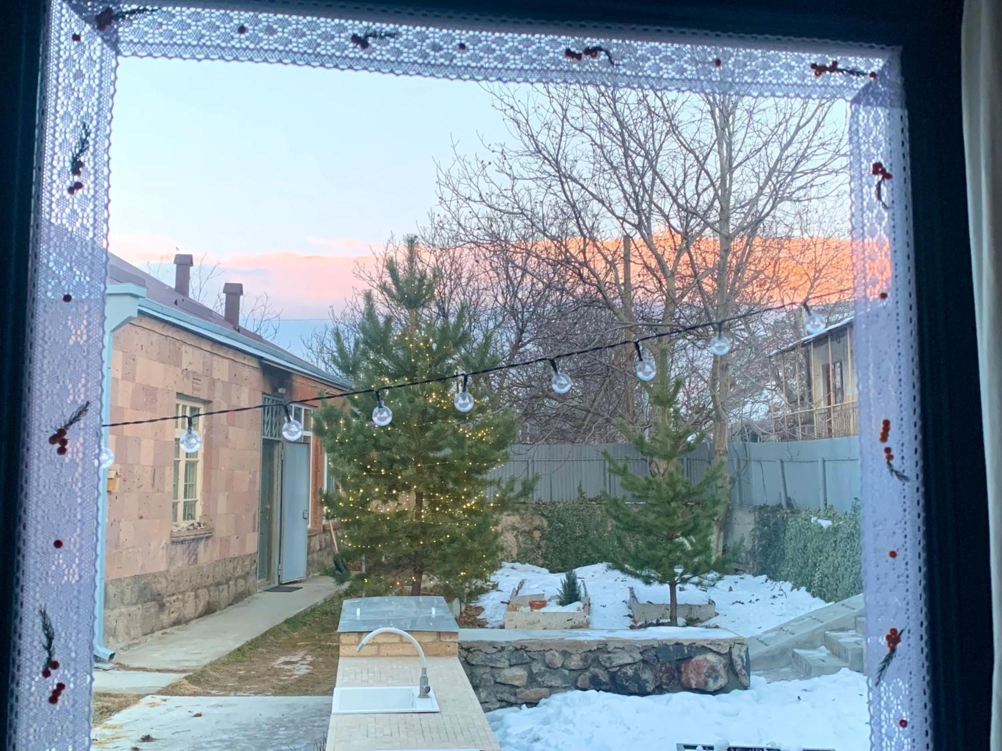 Zove Rural Cottage With Garden Views K'arashamb Exterior foto